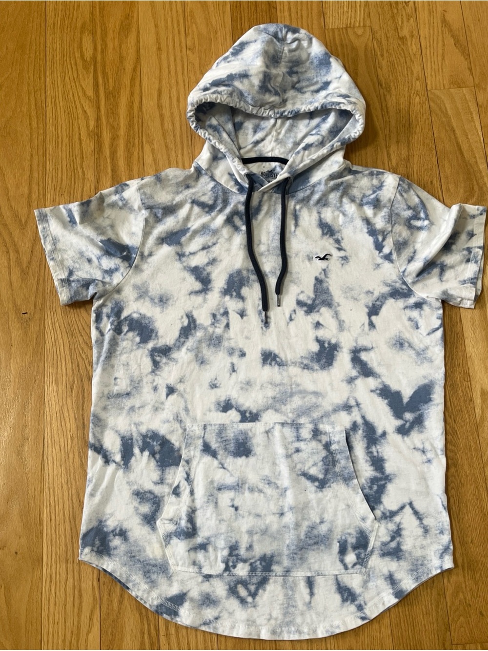 Hollister Men’s  Blue and White Tie-Dye Hooded Tee Size XL
